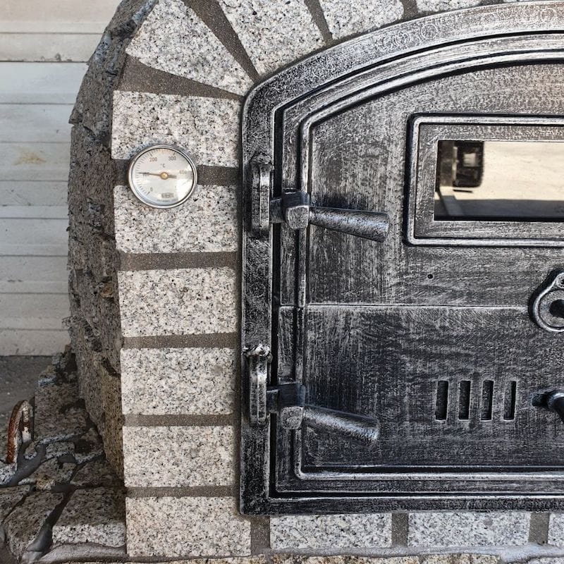 Granite Finish Details on the Lisboa Azul Brick Oven