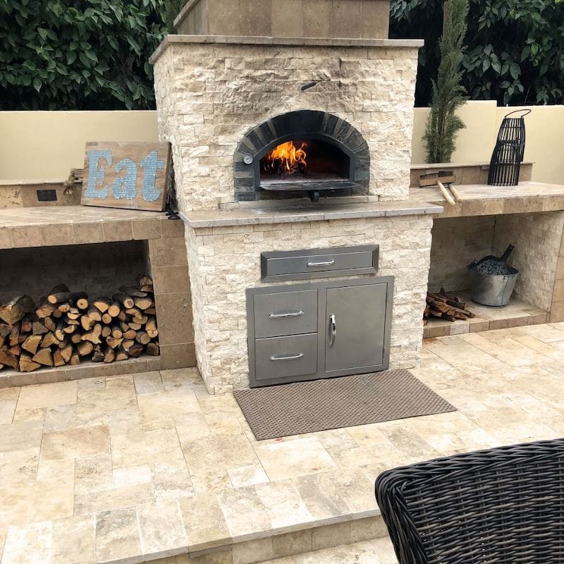 Built-in Pizzaioli Oven with Stone Arch