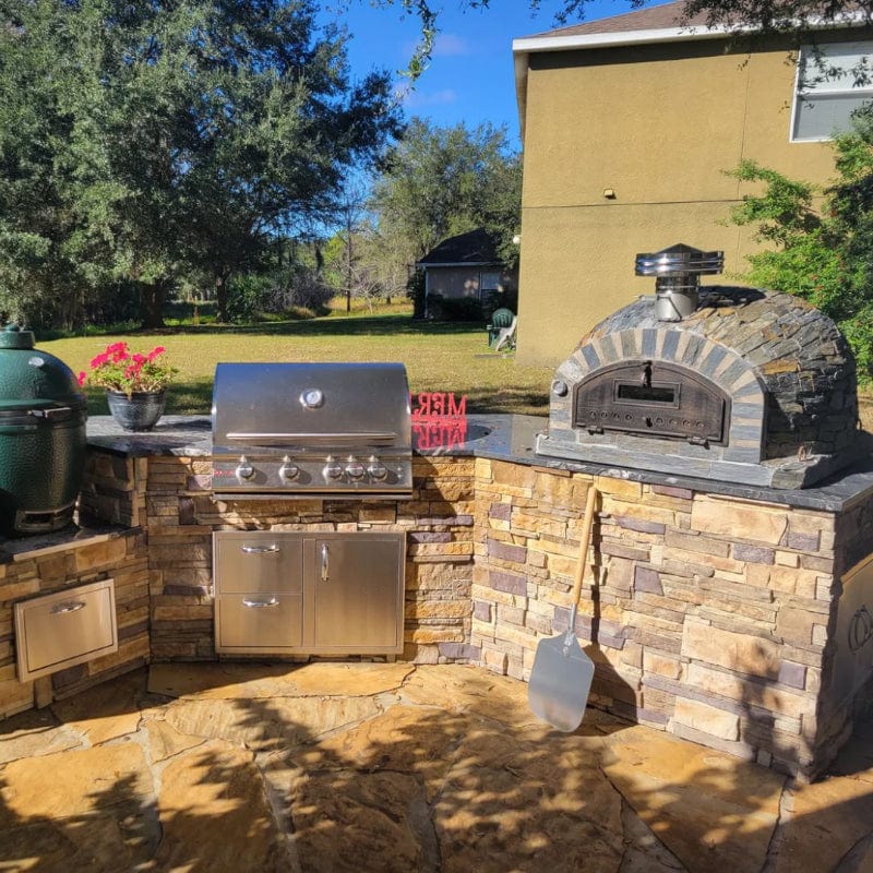 Outdoor kitchen with the Pizzaioli Premium Stone Finish