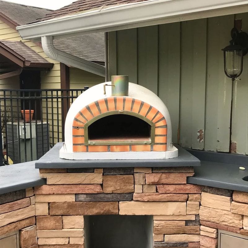 Pizzaioli Traditional Brick Oven Outdoor kitchen countertop