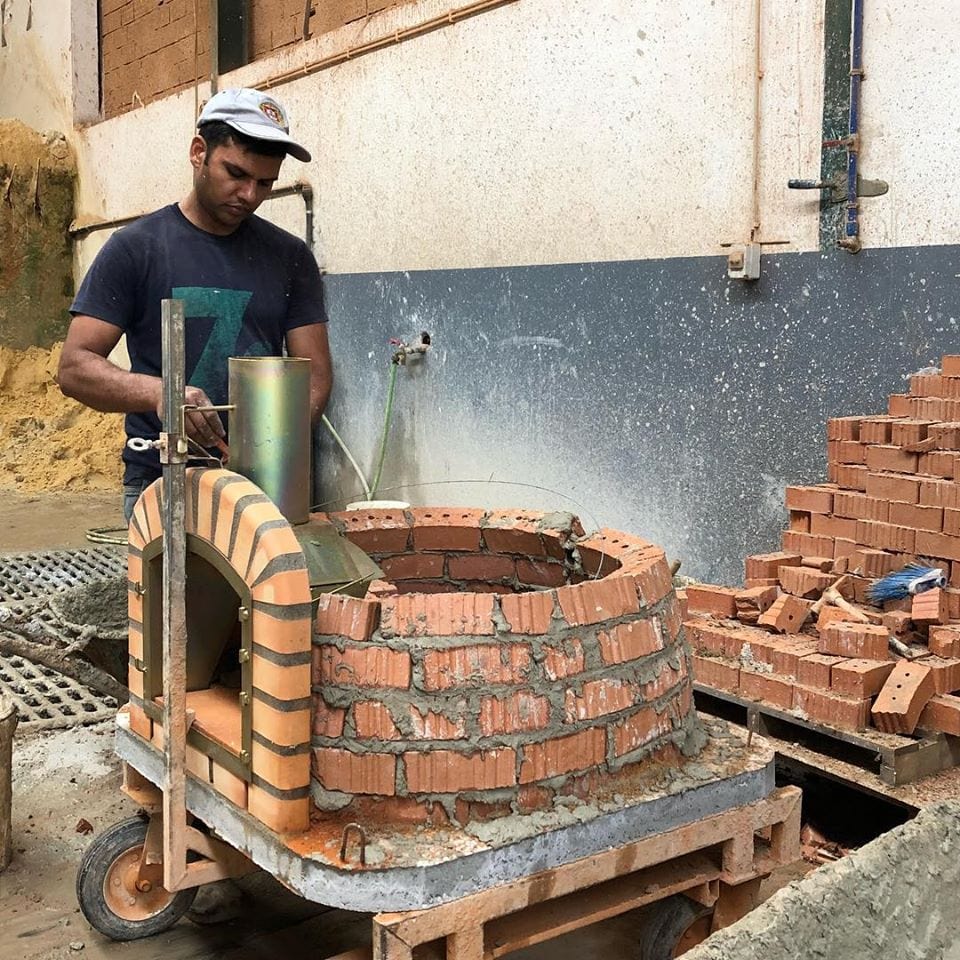 Building a Portuguese Brick Pizza Oven