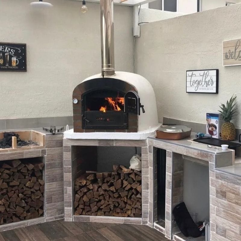 Rustic Brick Arch Lisboa Oven on an outdoor kitchen countertop