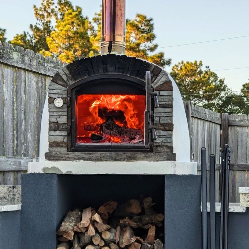 Preheating the Ventura Preto Brick Wood Oven