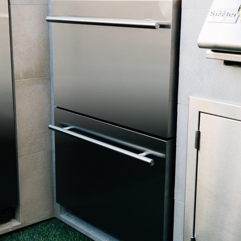 Summerset 21 4.5 Compact Refrigerator w/ Reversible Door